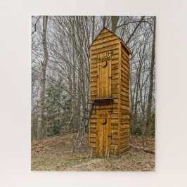 Zweistöckiges Outhouse für Wähler und Politiker