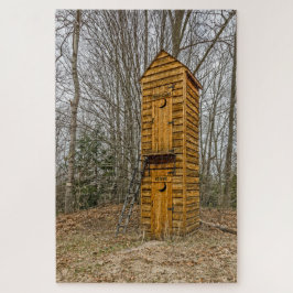 Zweistöckiges Outhouse für Wähler und Politiker