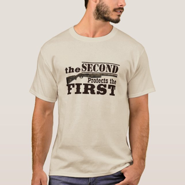 Zweite Änderung schützt ersten Verfassungszusatz T-Shirt (Vorderseite)