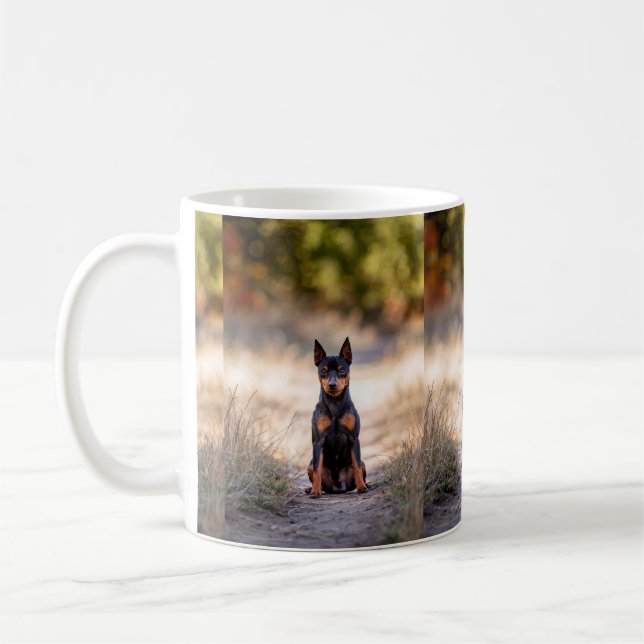 Zwergpinscher sitzend kaffeetasse (Links)