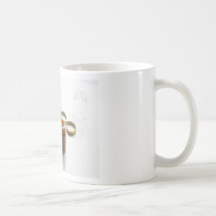 Zwiebel-Ananas-Chutney-Zutaten und -Zubereitung Kaffeetasse