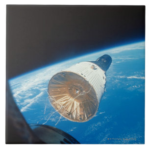 Zwillings-Raum-Kapsel Fliese