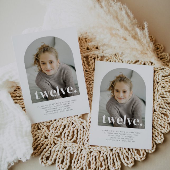 Zwölf Foto Geburtstag Einladung (Twelve Arched Photo First Birthday Invitation)