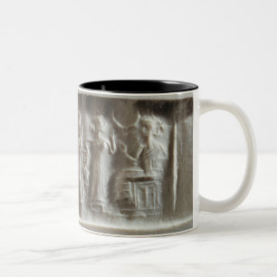 Zylinder-Siegel, das eine Hervorrufung zu Zweifarbige Tasse