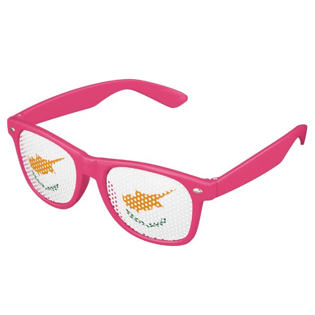 zyprische Flagge Sonnenbrille (Schrägansicht)